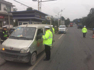 兴文县强化路面执法力度助推道路交通百日安全专项行动